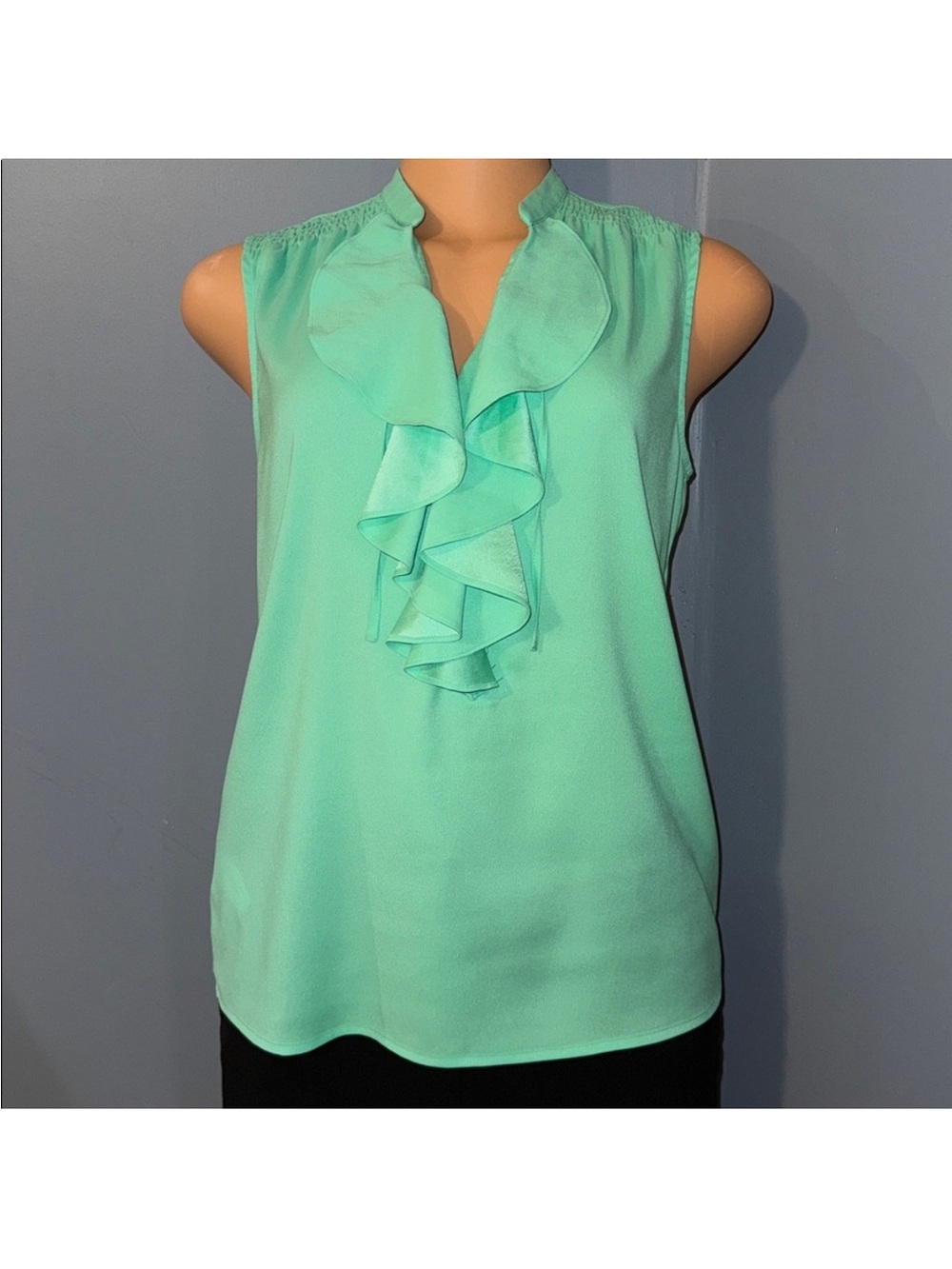 Ann Taylor Sleeveless Ruffle Blouse – Size Small Petite